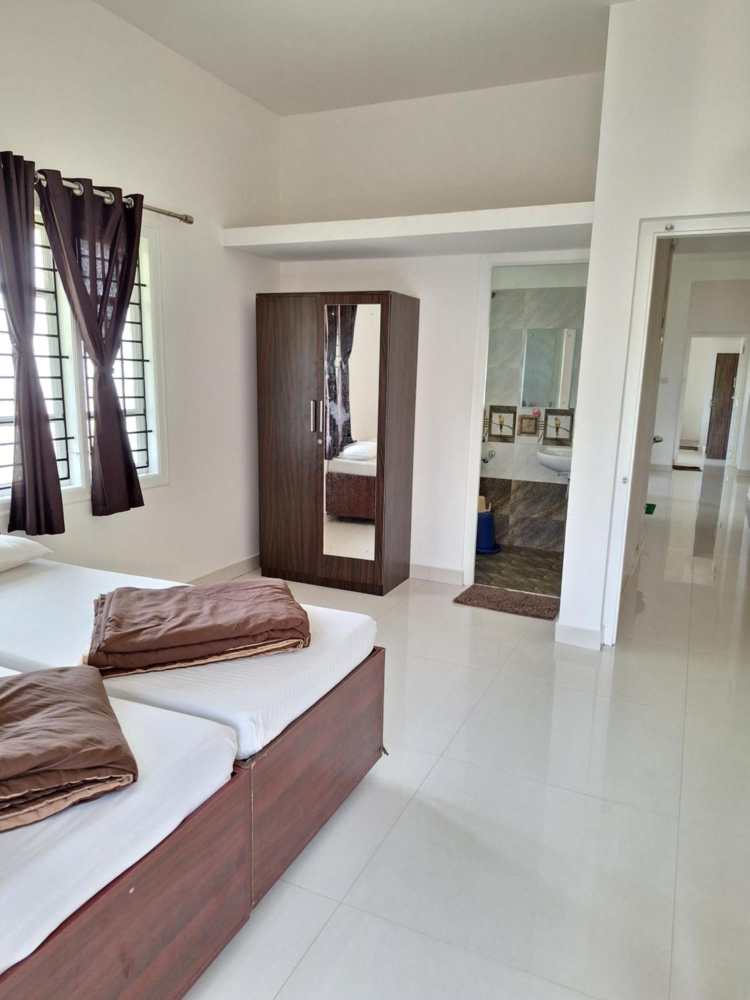 Suvarna Grande Homes Mangalore Room photo