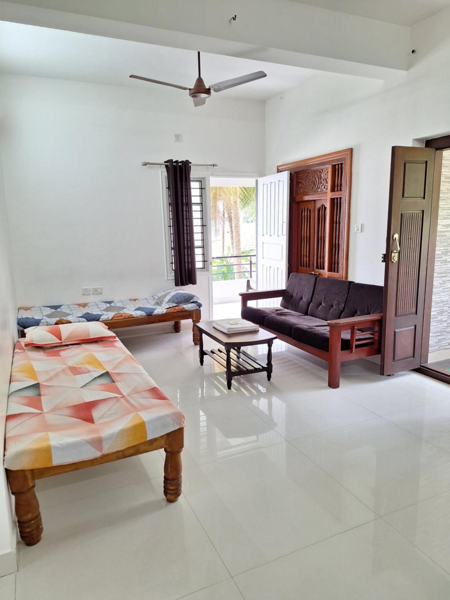 Suvarna Grande Homes Mangalore Room photo