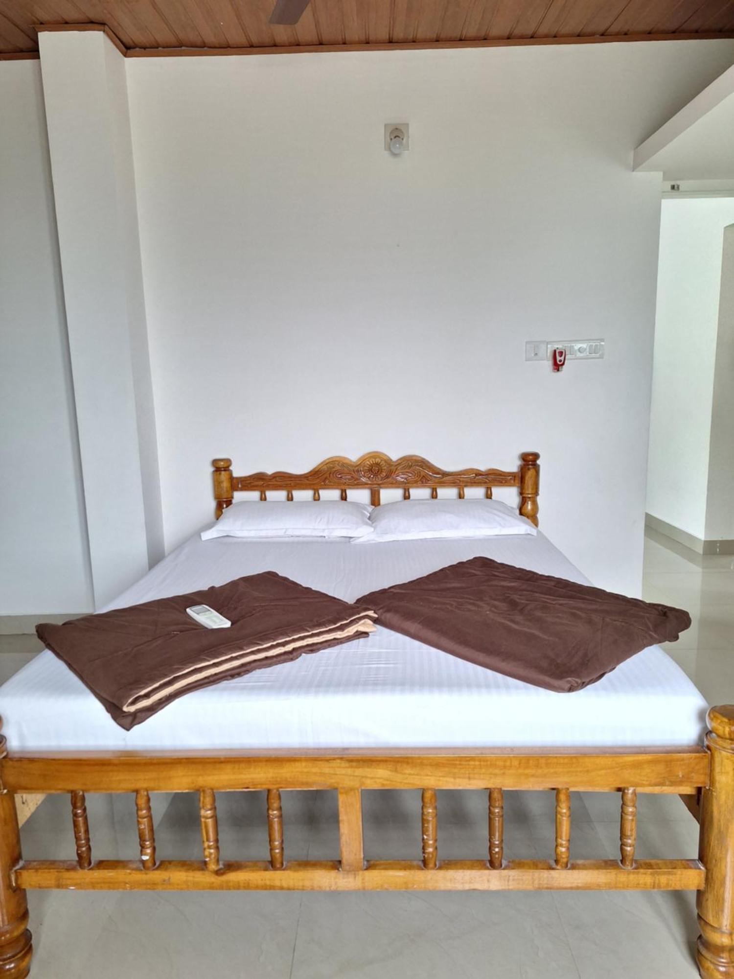 Suvarna Grande Homes Mangalore Room photo